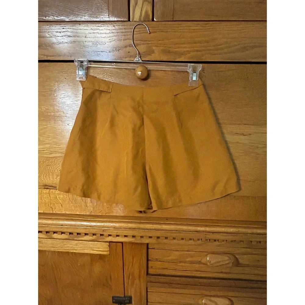 Urban Outfitters Boho Preppy Indie Mustard Yellow Pleated High Waisted Shorts